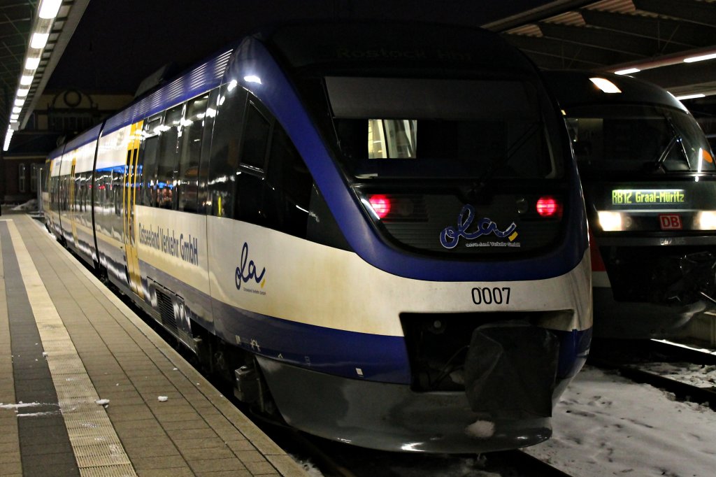 Der VT 0007 der OLA in Rostock am 11.2.2012