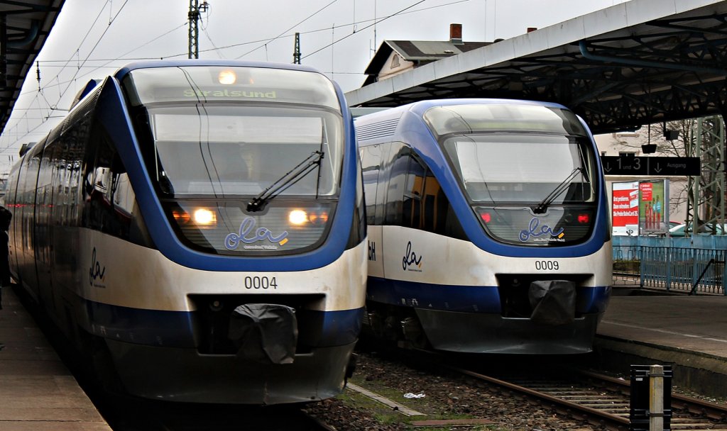 VT 0004 und VT 0009 der OLA in Neubrandenburg am 20.1.2012