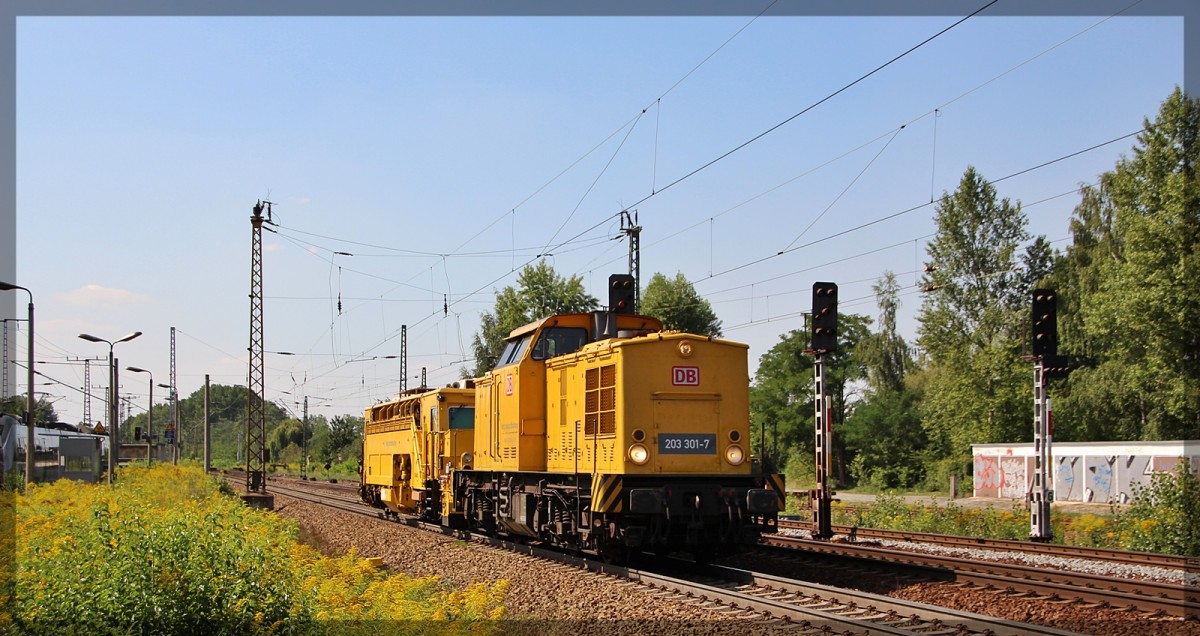 203 301 bei der Durchfahrt von Leipzig - Thekla am 21.08.2015