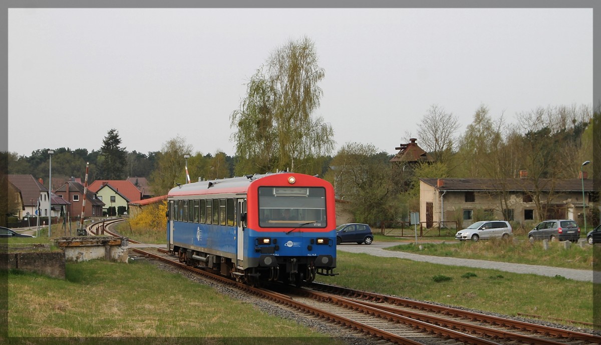 EGP/HANS VT 102 (626 120) bei Einfahrt in den Wesenberger Bahnhof am 25.04.2015