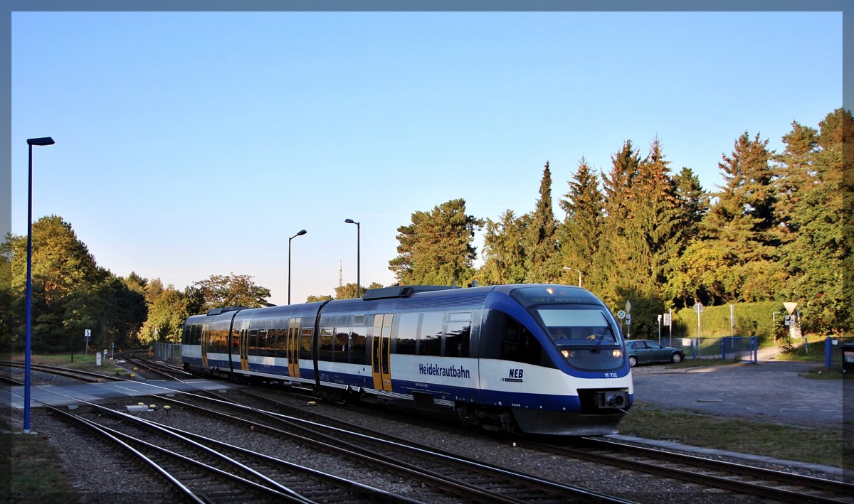 VT 732 der NEB bei der Einfahrt in den Bahnhof Basdorf am 10.10.2015