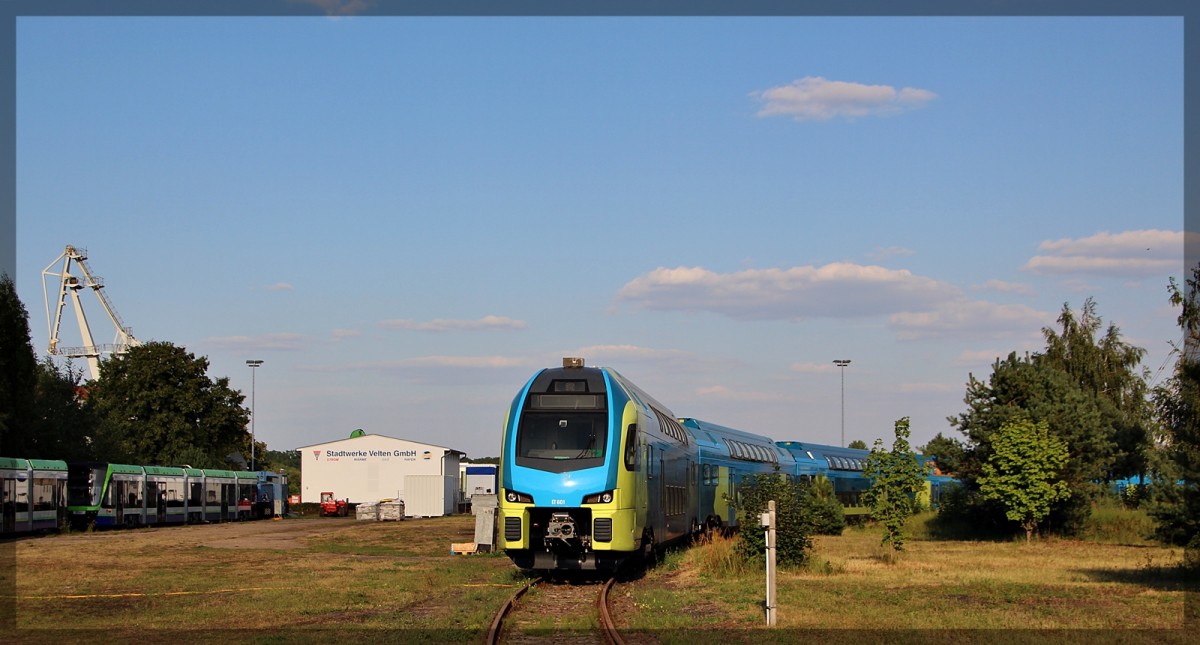Westfalenbahn 445 001 abgestellt in Velten am 22.08.2015
