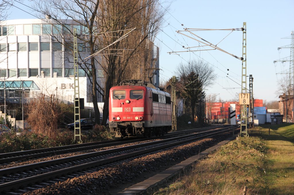 151 168 (DB) fhrt durch Hamburg Unterelbe als LZ in richtung Harburg am 14.01.2012