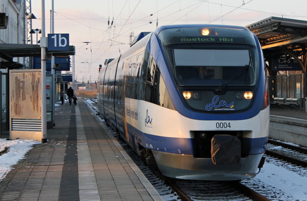 Der OLA VT 0004 bei der Ausfahrt in Gstrow nach Rostock am 1.2.2012
