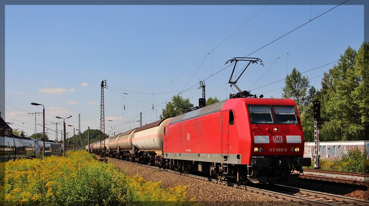 145 060 bei der Durchfahrt von Leipzig - Thekla am 21.08.2015 