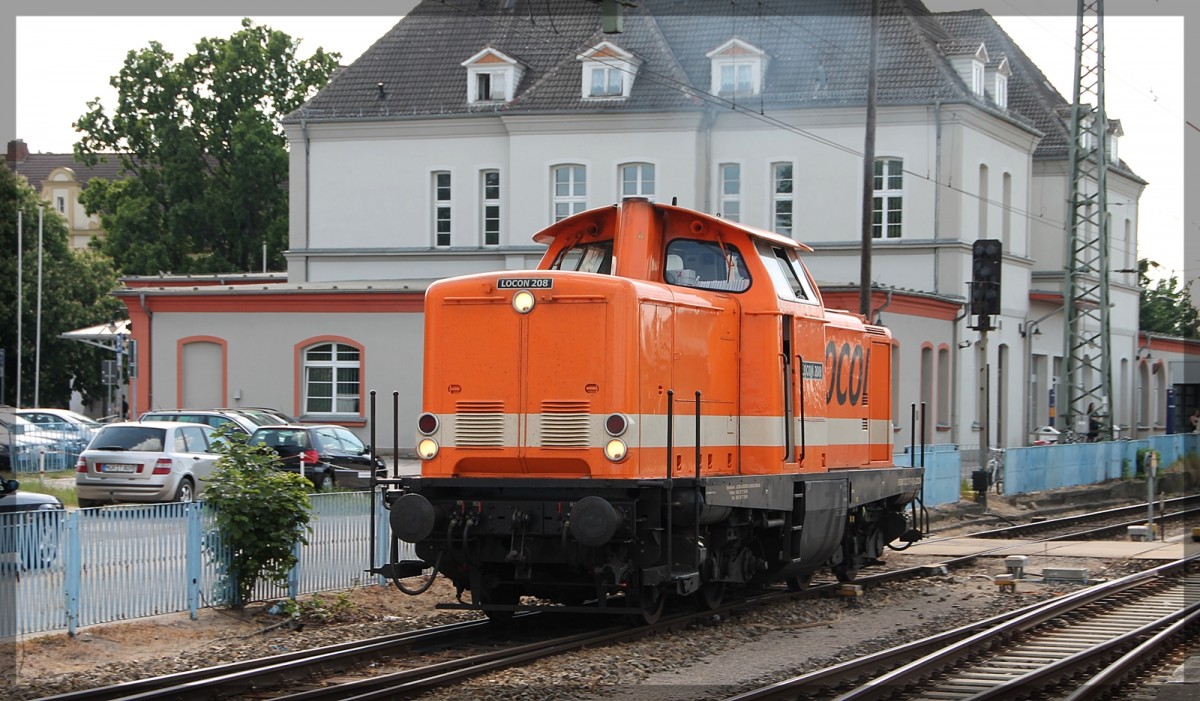 212 357 ( Locon 208 ) bei Rangierarbeiten in Neubrandenburg am 28.05.2015