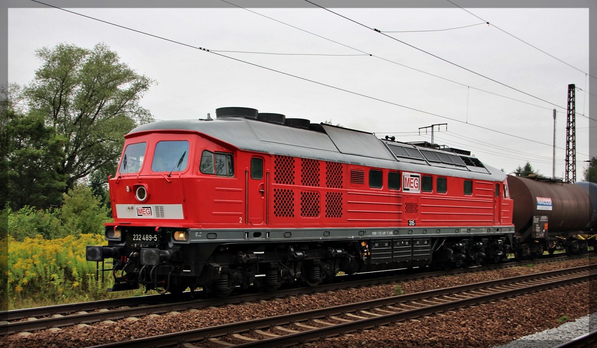 232 489 (MEG 315) der MEG bei der Durchfahrt in Leipzig - Thekla am 19.08.2015