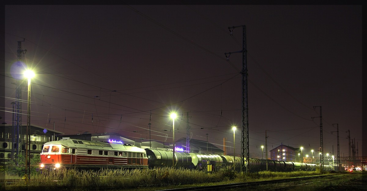 232 512-4 wartet in Neubrandenburg am 24.10.2015 aus Ausfahrt.