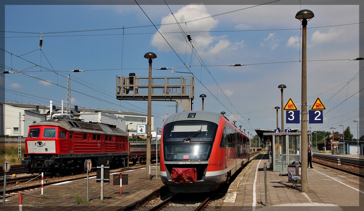 232 909 und 642 186 als RB15 nach Malchow (Meckl.) in Waren (an der Müritz) abgestellt am 29.06.2015