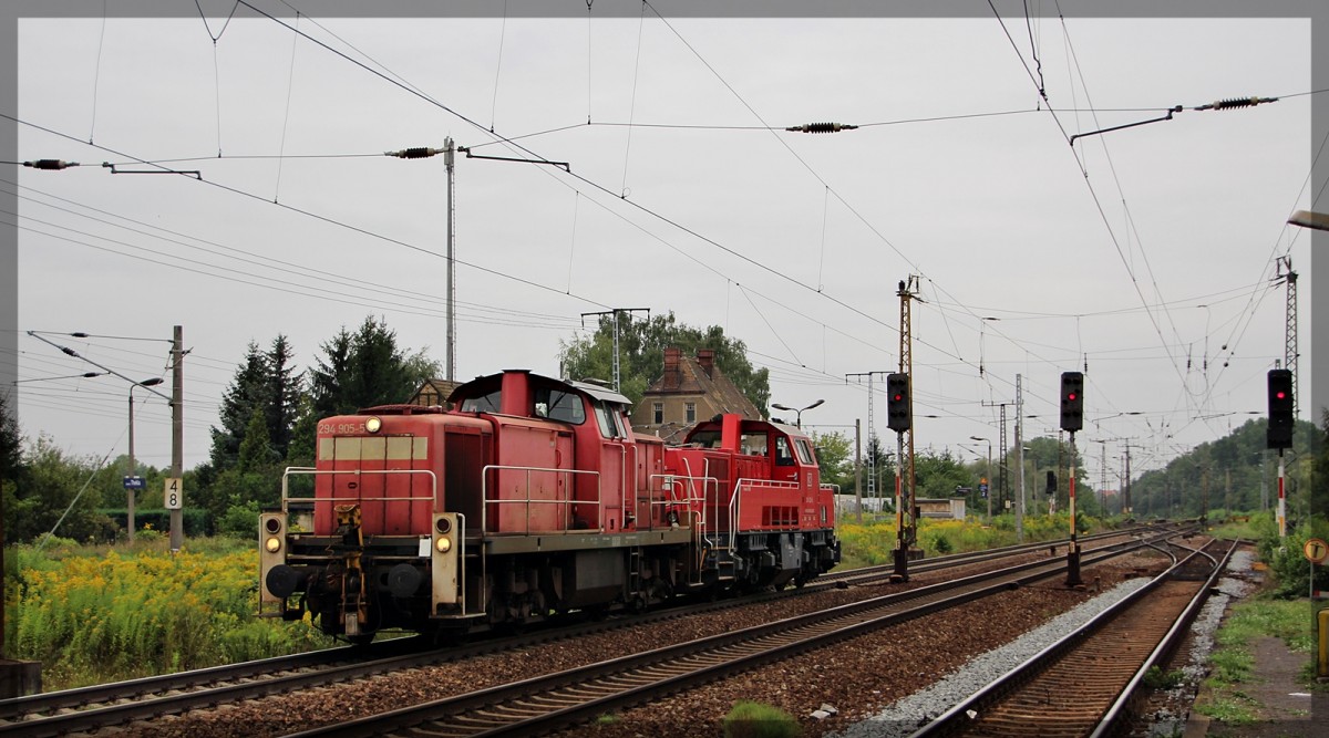 294 905 mit 261 023 bei der Durchfahrt in Leipzig-Thekla am 19.08.2015