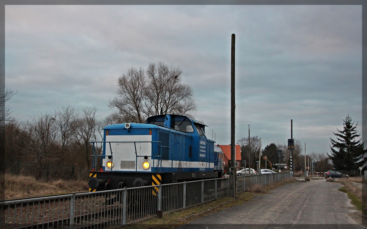 345 221-6 'Werklok 3' von Durtrak bei einer Rangierfahrt in Möllenhagen am 25.02.2016