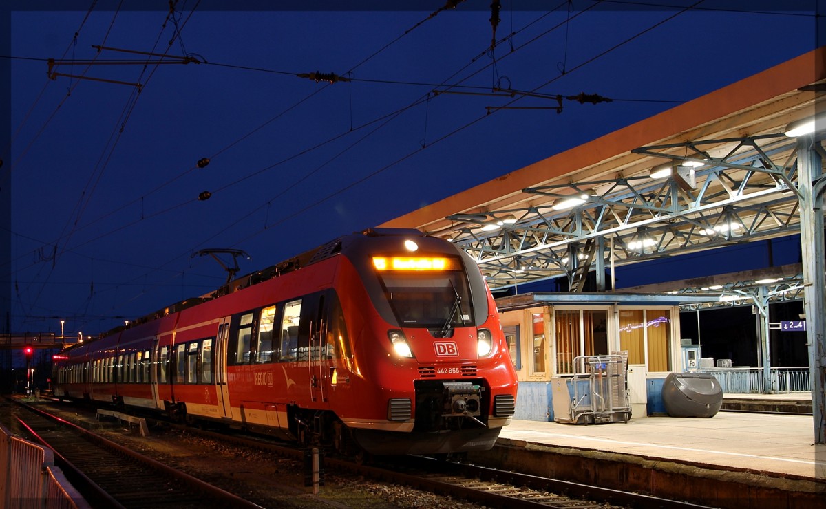 442 355 am Abend des 03.05.2015 in Neubrandenburg kurz vor der Abfahrt nach Neustrelitz Hbf