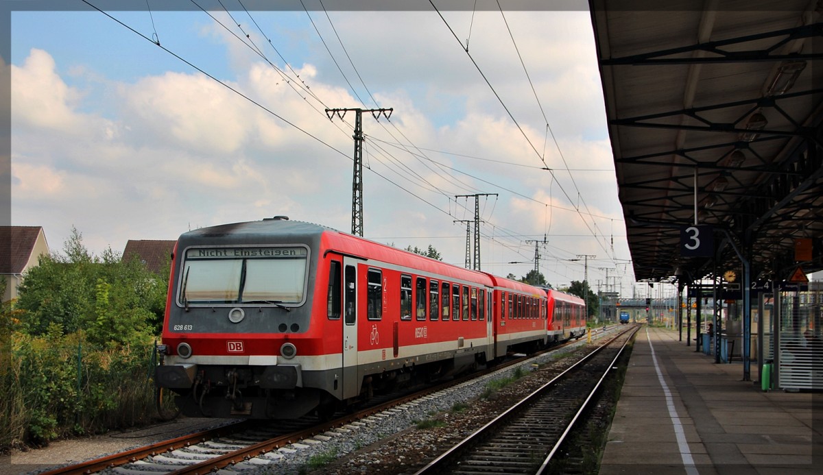 628 613 am 12.09.2015 in Neubrandenburg am Bahnhof abgestellt