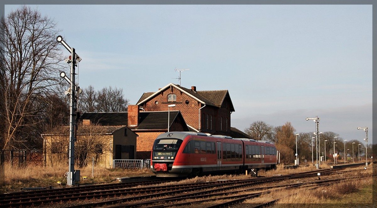 642 186 bei einem kurzem Halt vor dem alten Bahnhof Malchow. (18.01.2015)
