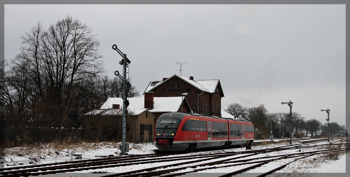 642 186 bei einem kurzem Halt vor dem Ausfahrtsignal des alten Malchower Bahnhofs am 1.2.2015