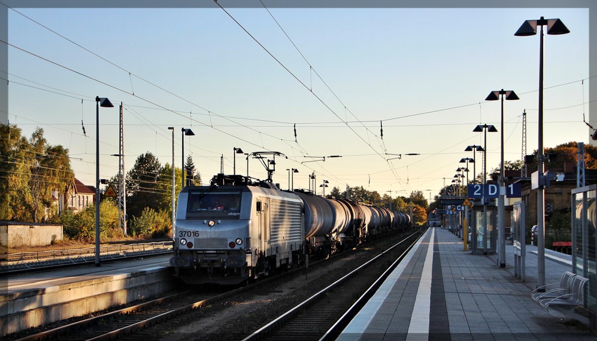 CTL 37016 in Neustrelitz Hbf in Richtung Rostock fahrend am 11.10.2015