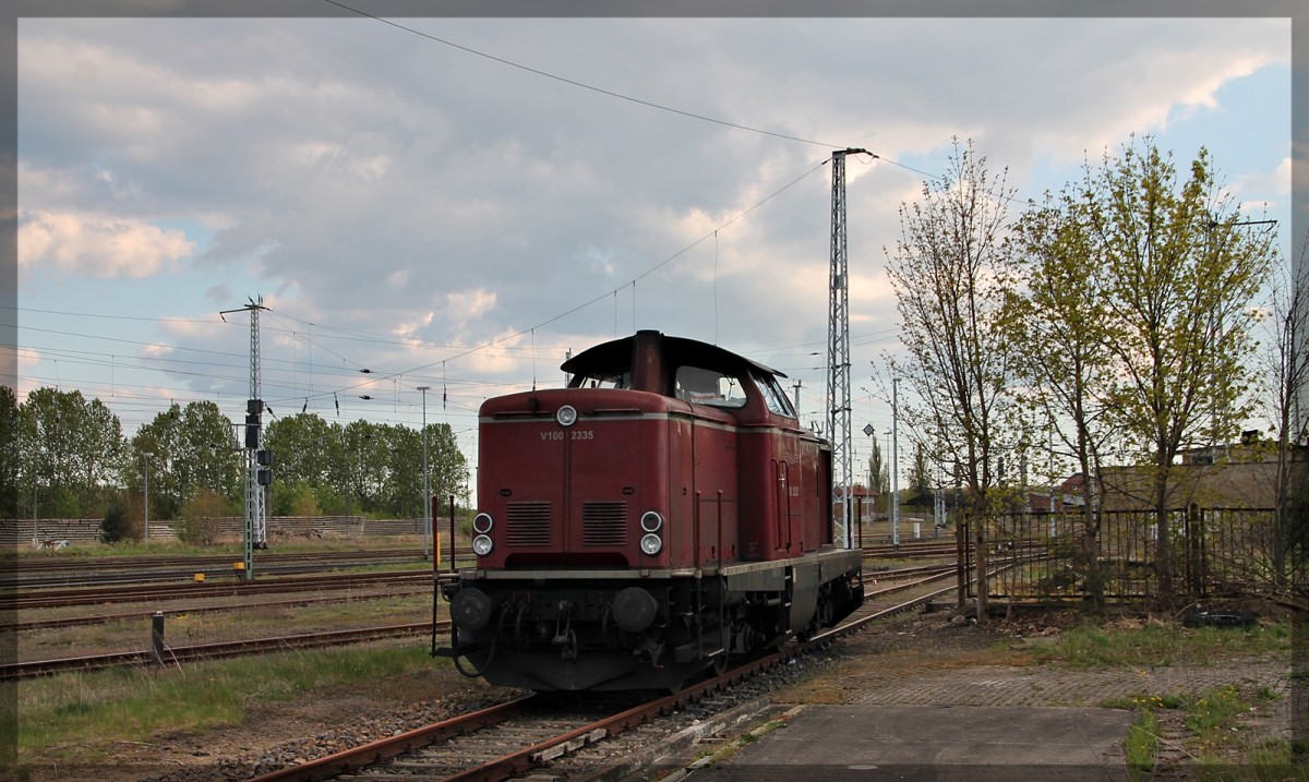 NeSA V100 2335 (213 335-3) abgestellt in Neustrelitz am 02.05.2015