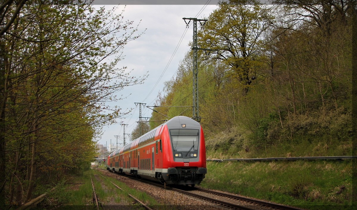 RE bei der Ausfahrt aus Neubrandenburg am 02.05.2015 geschoben von 112 123