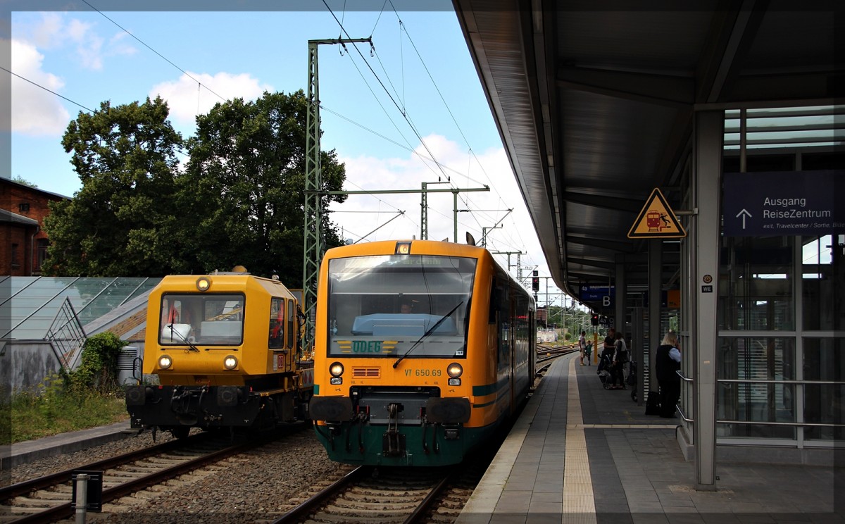 VT 650.069 der ODEG in Schwerin Hbf am 26.07.2015 kurz vor der Abfahrt nach Parchim