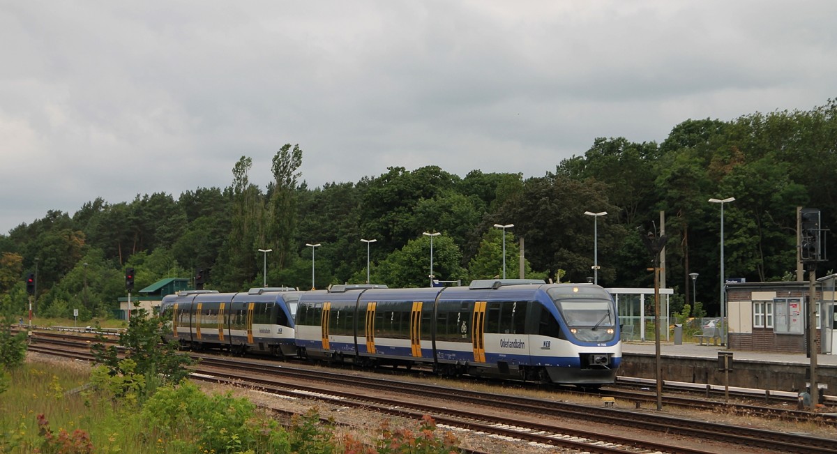 VT 735 und VT 732 der NEB bei der Einfahrt in den Bahnhof Strausberg am 19.6.2014.