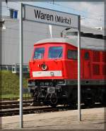 232 469 mit einem leeren Schwellenzug bgestellt in Waren an der Müritz am 13.05.2015